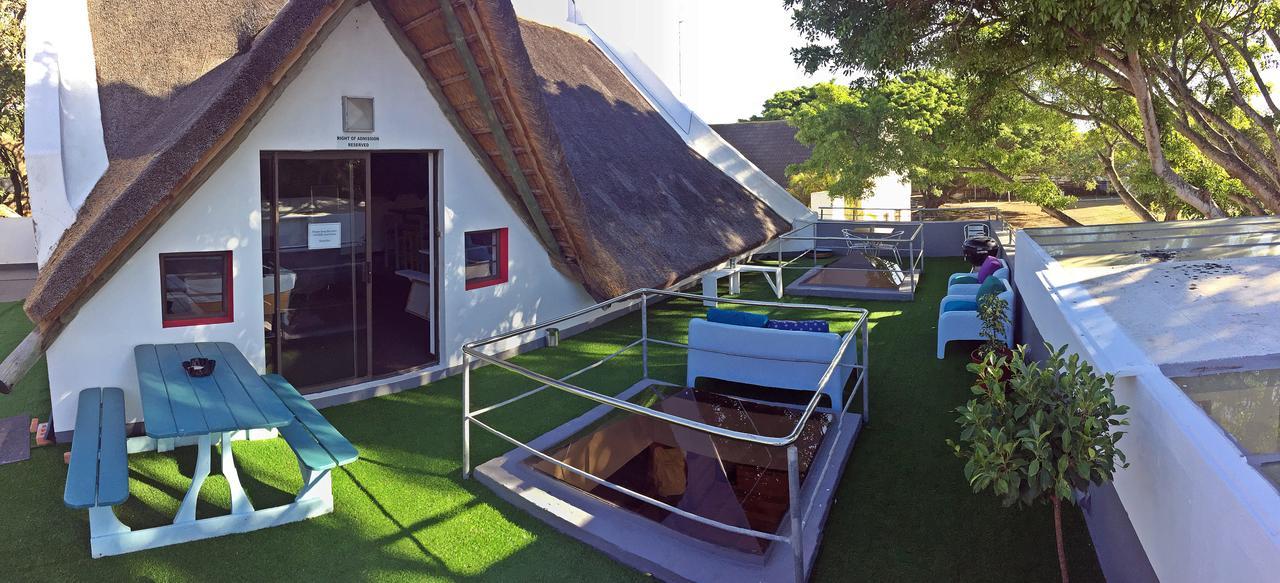 St Francis Bay Backpackers Hostel Exterior photo