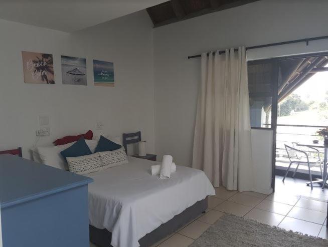St Francis Bay Backpackers Hostel Exterior photo